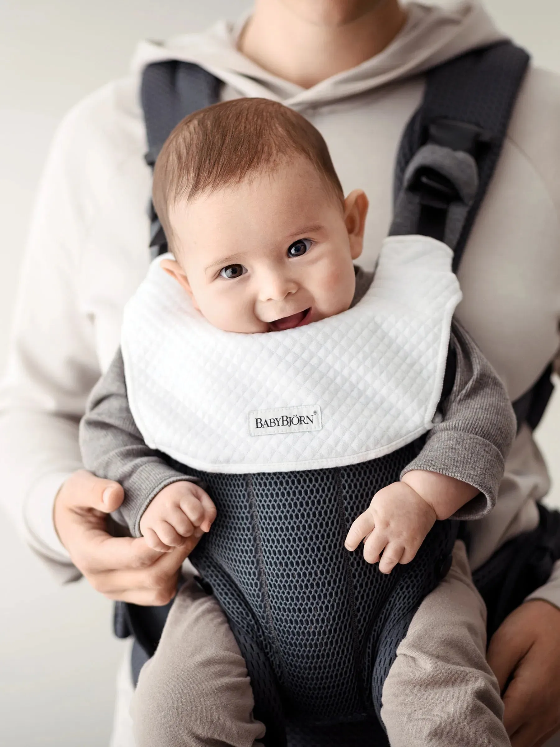 Baby Bjorn - Bib for Baby Carrier - Harmony