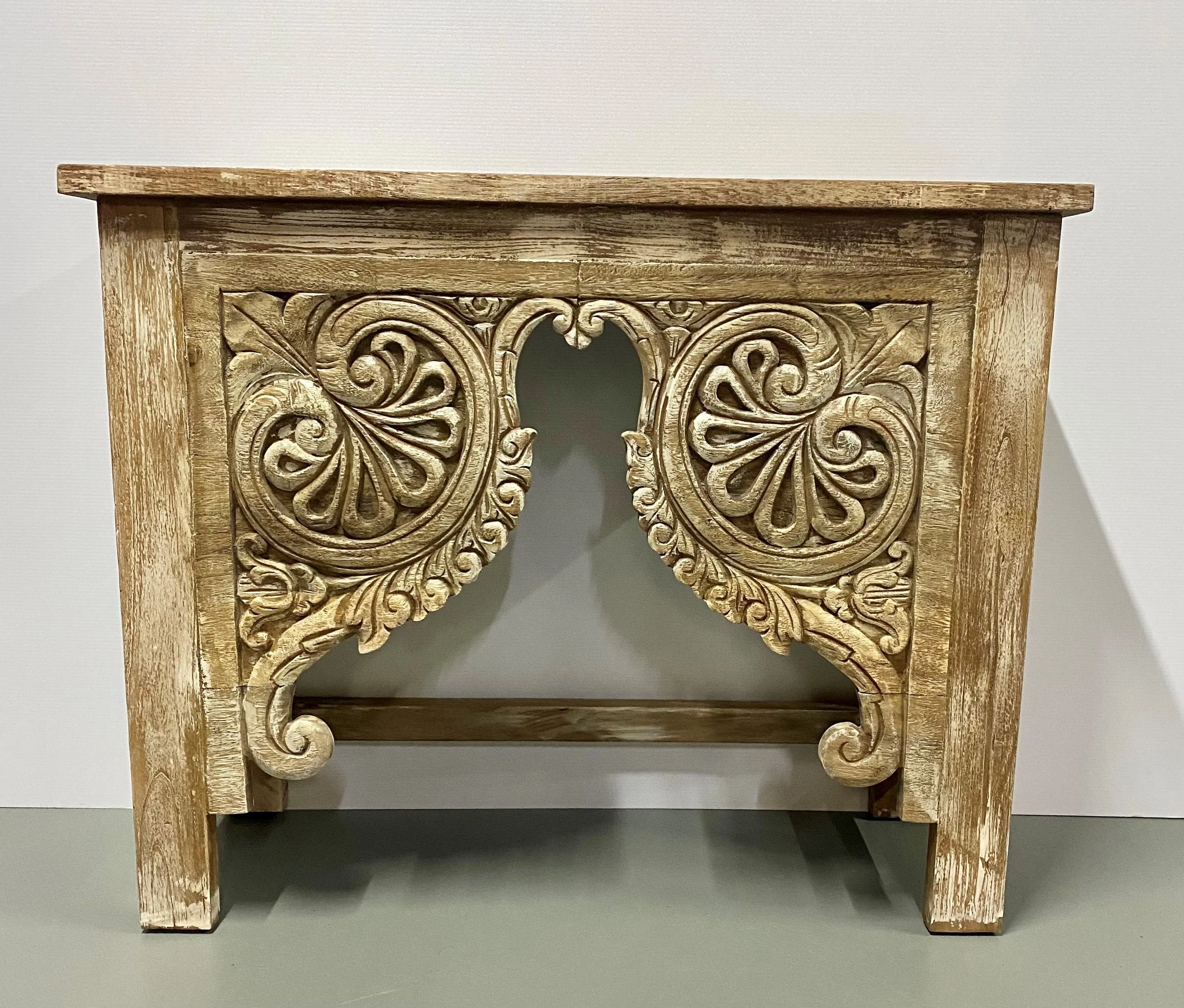 Console Carved 100cm White Washed