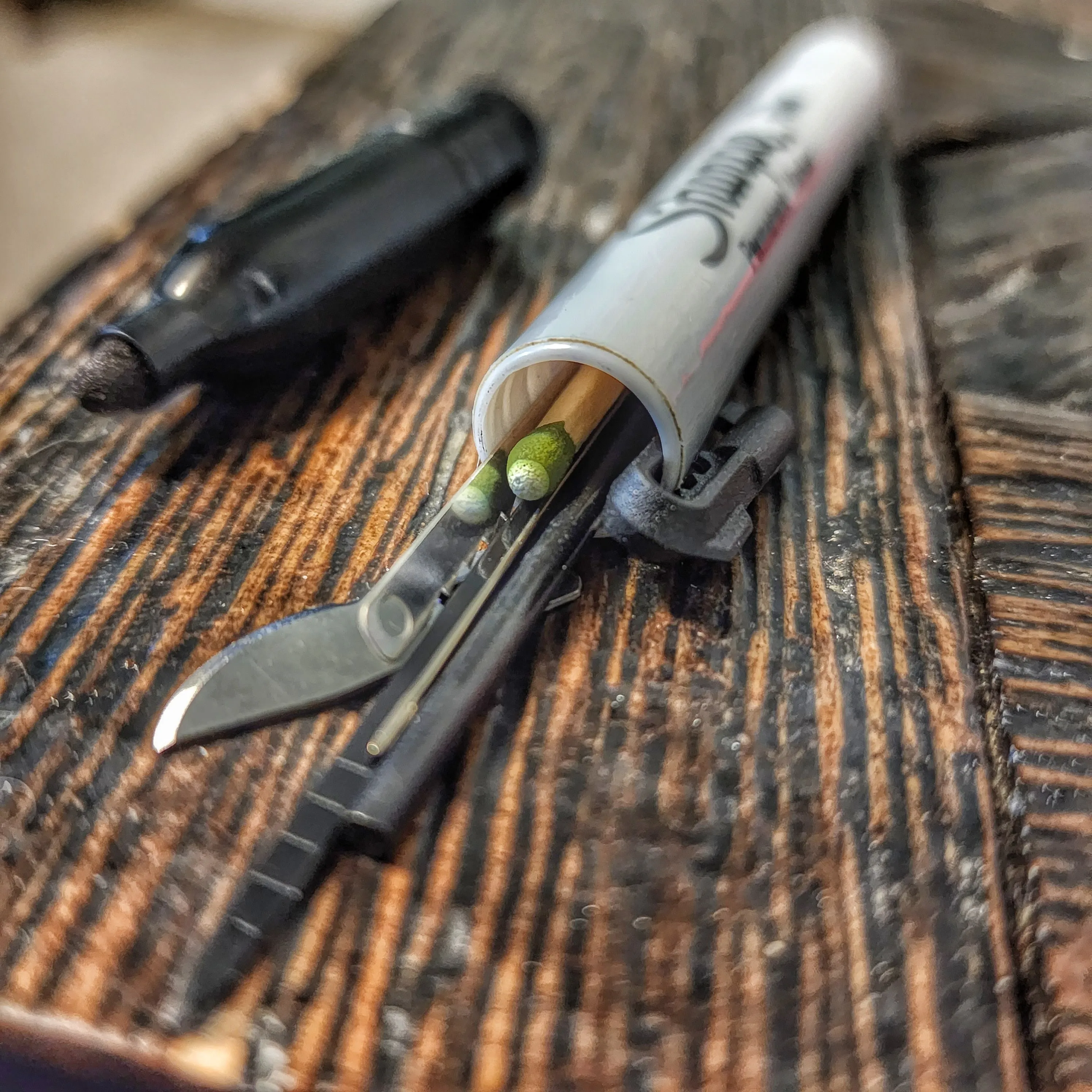 EDC Cache Markers - Hollow Sharpie with internal stash of survival supplies.