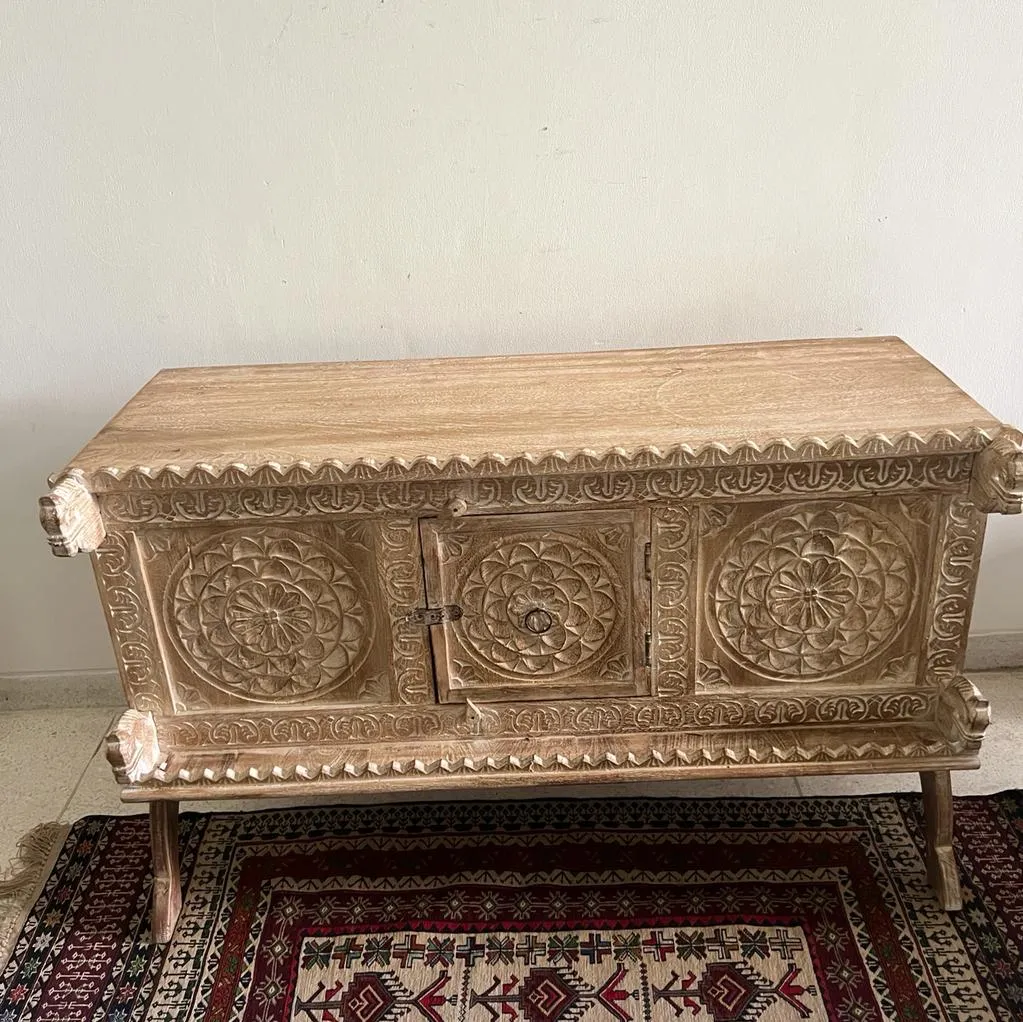 Fazeen : Cream Coloured, Carved Cabinet