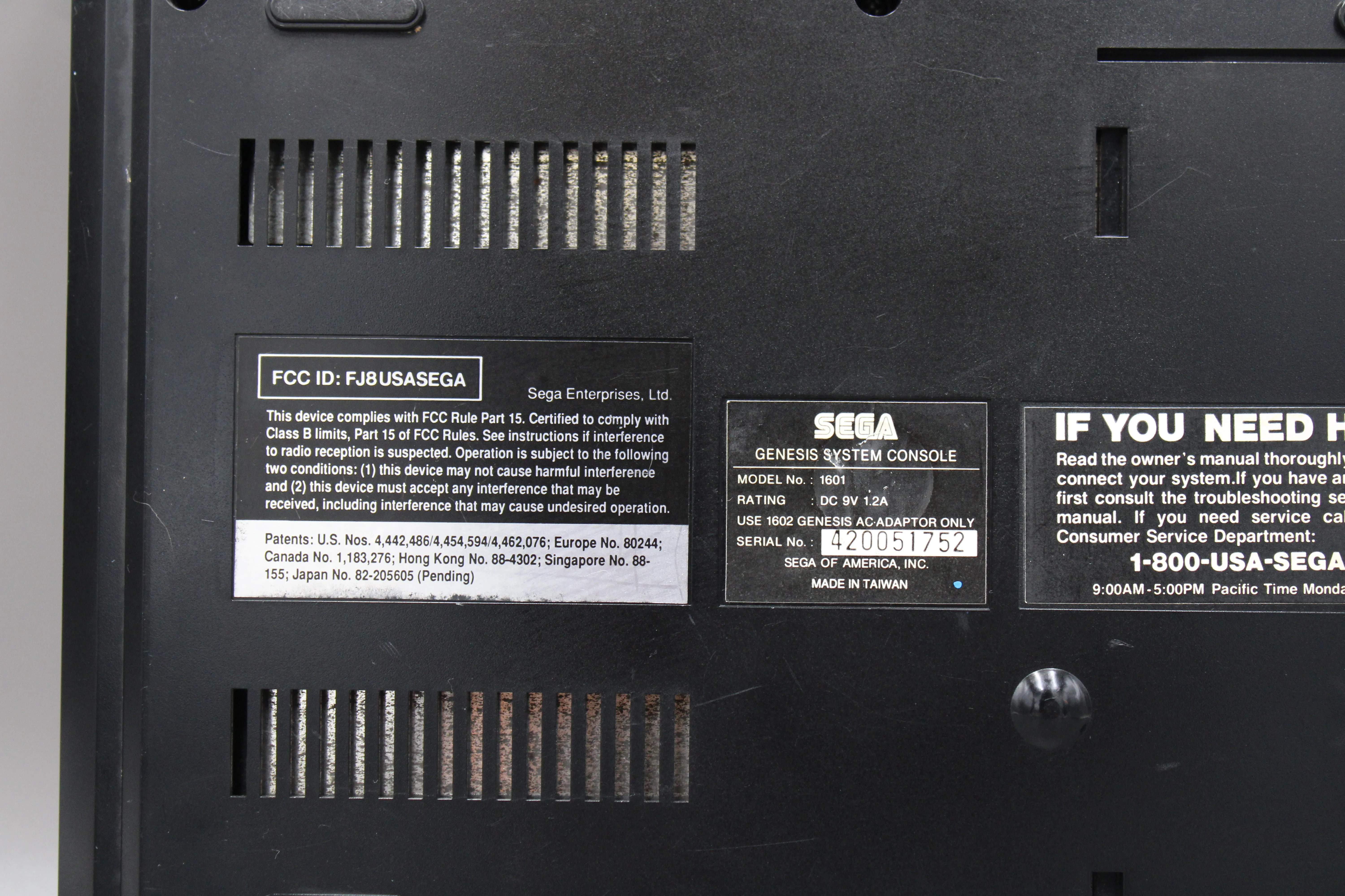 Restored, Recapped Sega Genesis Model 1 (MK-1601) w/2 OEM Controllers & Sonic!