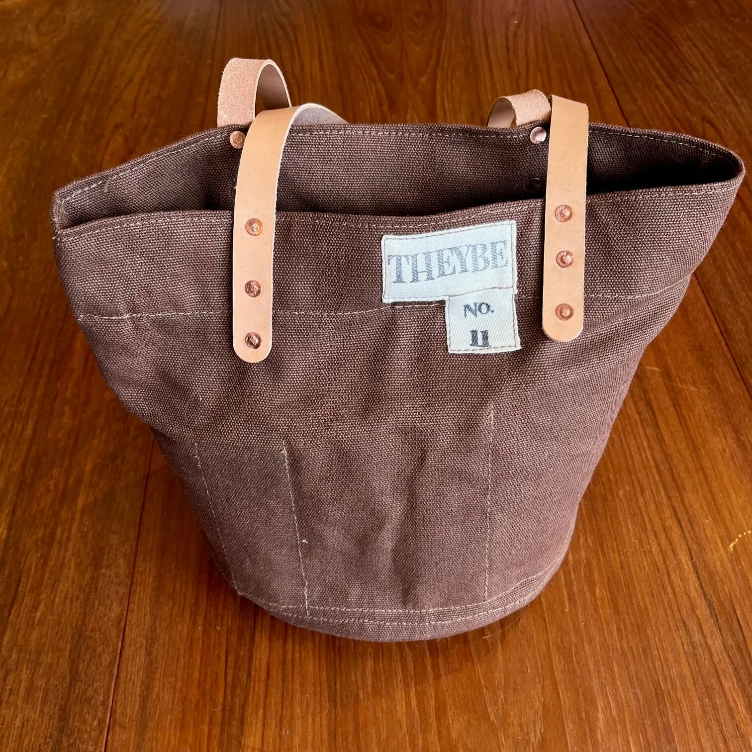 Theybe Bucket Bag